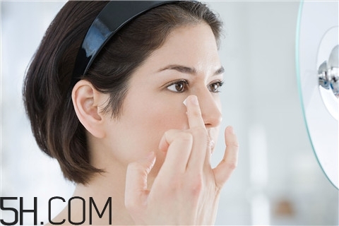 青春痘會(huì)長(zhǎng)在哪里？青春痘會(huì)癢嗎？