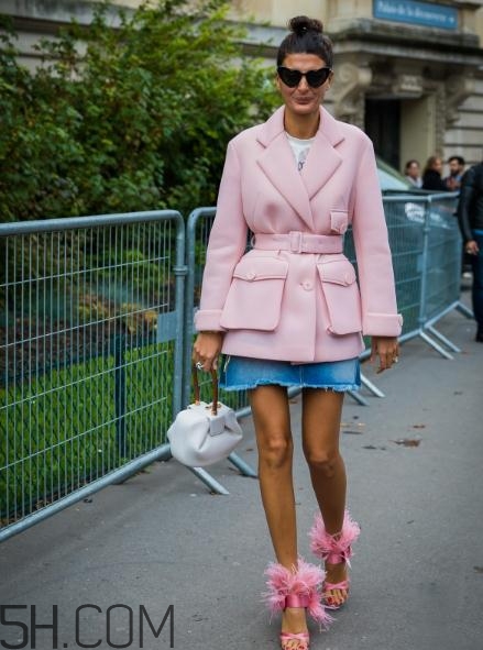 胸大的人適合穿什么衣服？胸大的女生穿什么衣服好看？