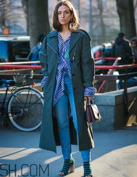 胸大的人適合穿什么衣服？胸大的女生穿什么衣服好看？