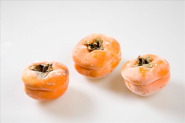 柿子和牛油果能一起吃嗎 牛油果可以和柿子一起吃嗎 柿子和牛油果能一起吃嗎 牛油果可以和柿子一起吃嗎