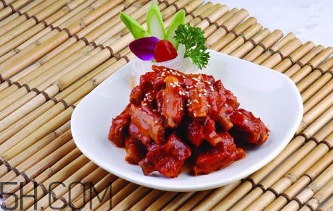 做糖醋排骨煮多長時間？酸甜排骨和糖醋排骨有什么區(qū)別