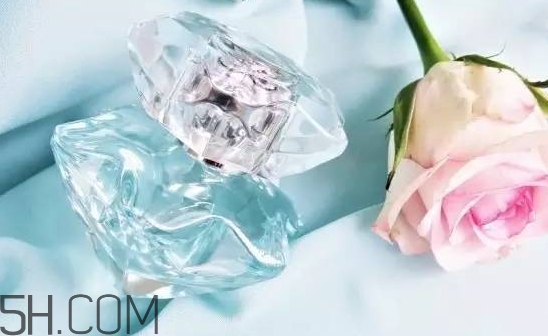 萬(wàn)寶龍lady emblem香水好聞嗎？萬(wàn)寶龍lady emblem藍(lán)鉆香水價(jià)格