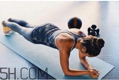 女生平板支撐多長時間算好？練習平板支撐注意事項