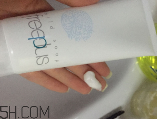 芙麗芳絲Hello Kitty套裝怎么樣？多少錢？