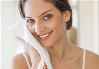 粉刺應該擦什么藥膏？粉刺應該用什么護膚品？