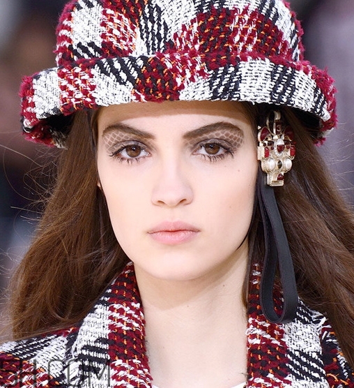 裸粉色口紅是什么顏色？裸粉色口紅試色