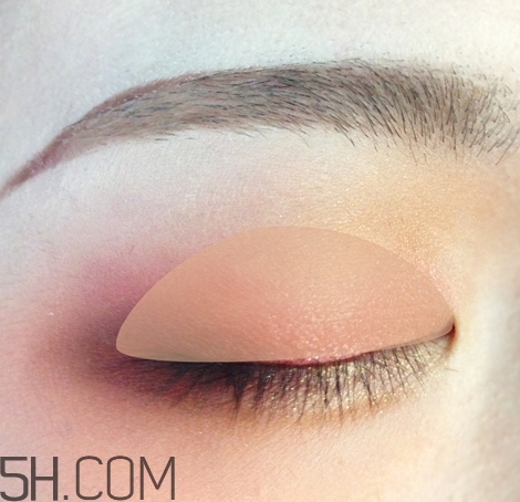 破碎娃娃妝怎么化？萬(wàn)圣節(jié)破碎娃娃妝畫法教程