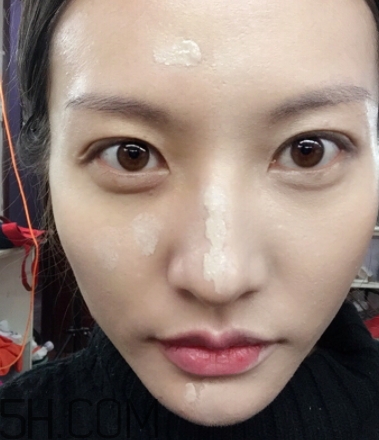 破碎娃娃妝怎么化？萬(wàn)圣節(jié)破碎娃娃妝畫法教程