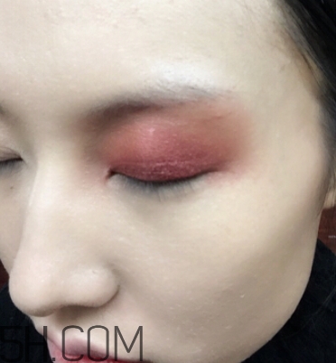 破碎娃娃妝怎么化？萬(wàn)圣節(jié)破碎娃娃妝畫法教程