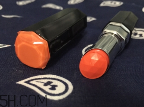 卡姿蘭和美寶蓮口紅哪個(gè)好？卡姿蘭和美寶蓮口紅對(duì)比