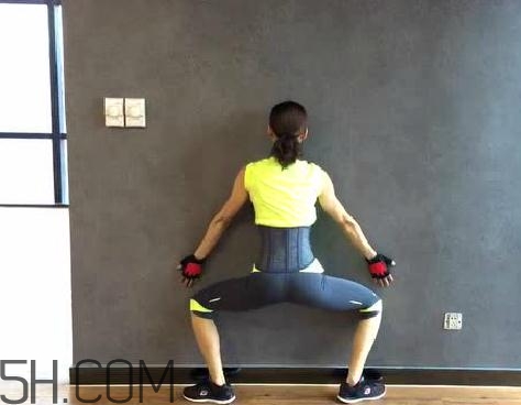 面壁深蹲有什么好處？面壁深蹲和深蹲哪個好？