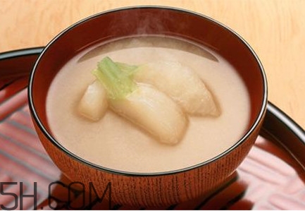 早起喉嚨有痰怎么回事？為什么每天早上起來喉嚨都有痰