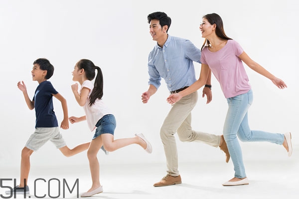 吃飯前跑步好還是吃飯后跑步 飯前跑步好還是飯后好 吃飯前跑步好還是吃飯后跑步 飯前跑步好還是飯后好