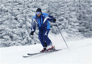 滑雪適合穿羽絨服嗎？滑雪鞋什么牌子好？