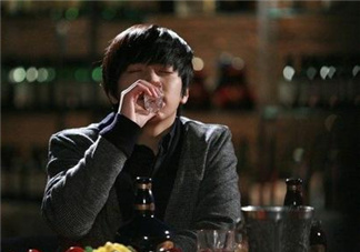 喝酒肝疼怎么回事？喝酒會(huì)得肝癌嗎？