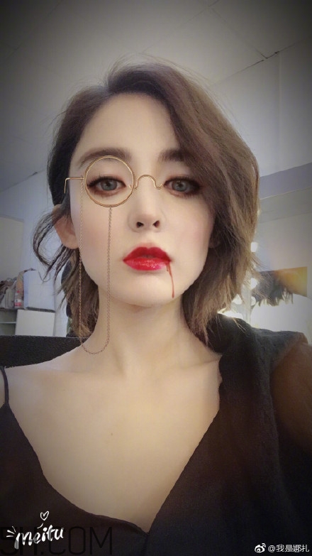 娜扎吸血鬼妝容是用的什么軟件？娜扎吸血鬼妝容操作步驟