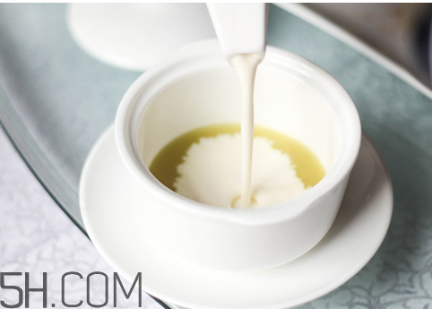 喝牛奶能治失眠嗎？什么是水牛奶？