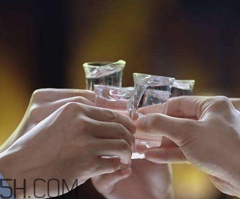 喝酒對血壓有影響嗎？喝酒會引起高血壓嗎？