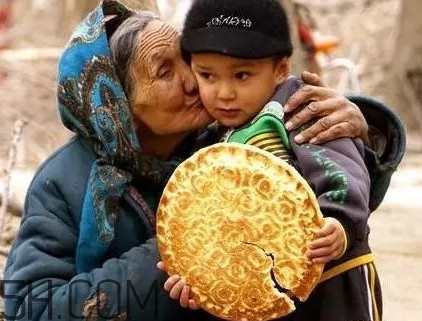 馕有營養(yǎng)嗎？維族人吃馕為啥要分開吃