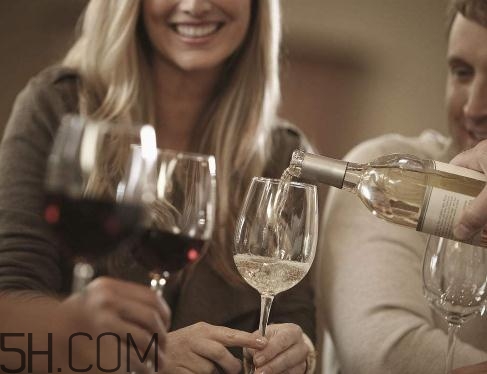 喝酒會影響記憶力嗎？喝酒會影響大腦嗎？