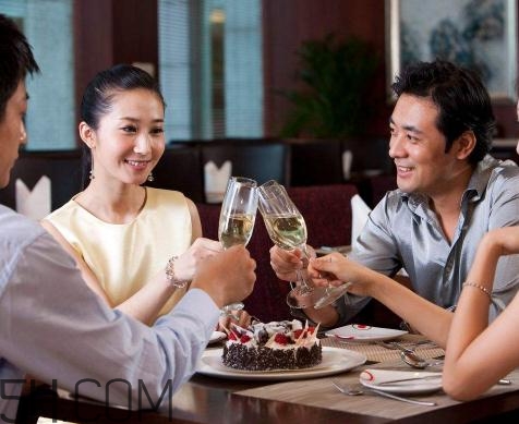 喝酒會引起尿路感染嗎？喝酒會引起尿道炎嗎？