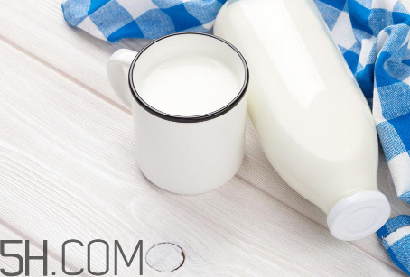 純牛奶熱著喝還是常溫喝？桑葚能和牛奶一起吃嗎？