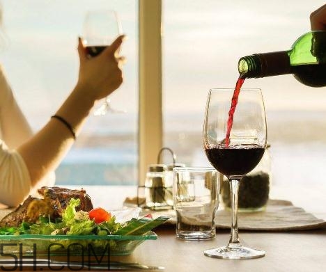 喝酒會引起尿酸偏高嗎？喝酒會引起尿毒癥嗎？