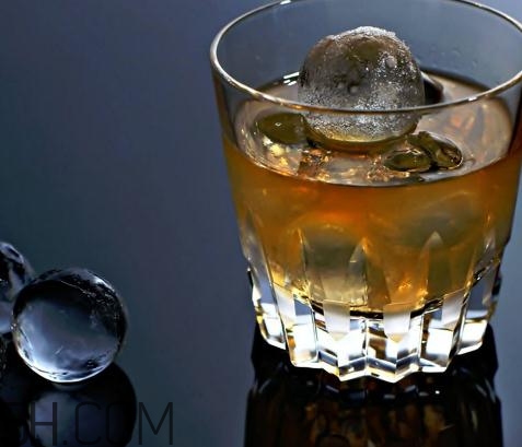 喝酒會(huì)引起痛風(fēng)嗎？喝酒會(huì)引起面癱嗎？