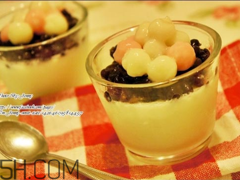 牛奶凍可以用酸奶嗎？純牛奶可以做酸奶嗎？