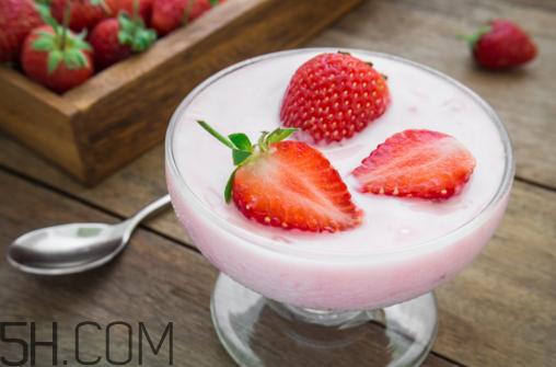 純牛奶和酸奶哪個好？純牛奶做酸奶的方法