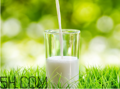 牛奶和什么水果一起吃？牛奶保質(zhì)期一般多久？