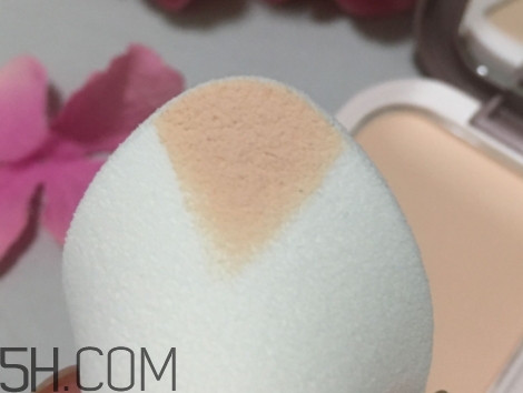 卡姿蘭粉餅怎么用？卡姿蘭粉餅使用方法