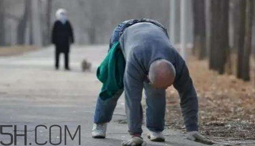 爬著走鍛煉有什么好處？爬著走能治痔瘡？