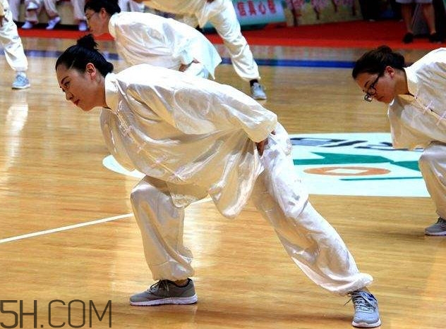 八段錦是氣功嗎？八段錦是太極還是氣功