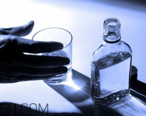 喝酒肝疼怎么回事？喝酒會(huì)得肝癌嗎？