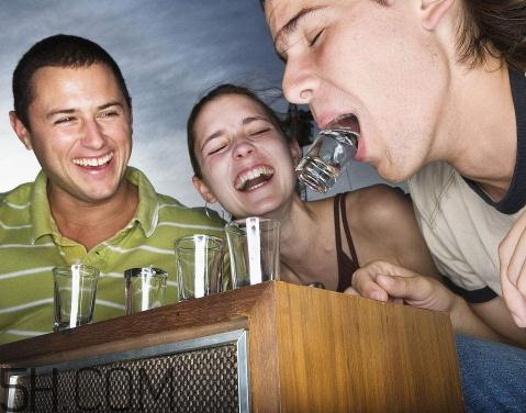 喝酒胃出血是什么癥狀？喝酒胃出血要住院嗎？