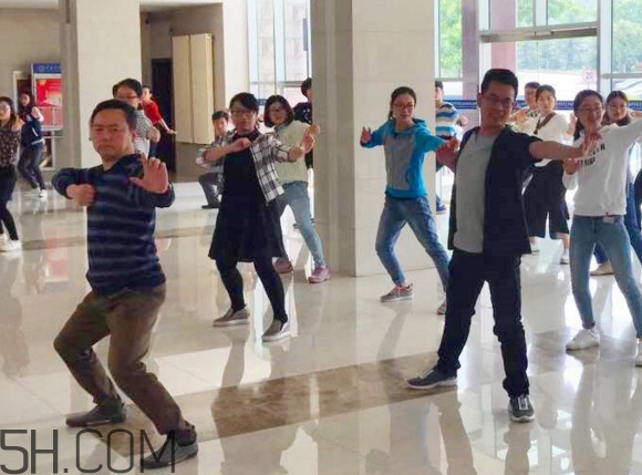 八段錦不適合什么人？八段錦的功效與作用