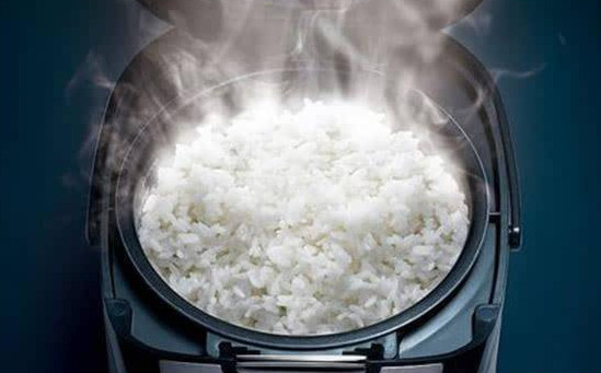 不用電飯鍋怎么煮飯？煮飯時(shí)飯和水的比例是多少