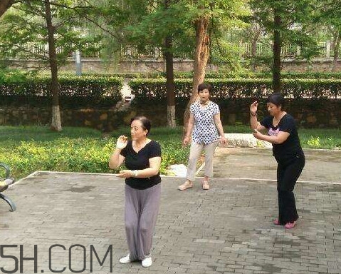 八段錦能治什么病？太極拳八段錦五禽戲哪一種最好