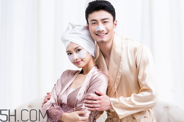 睡前敷面膜后還要洗臉嗎 睡前敷完面膜要洗臉嗎 睡前敷面膜后還要洗臉嗎 睡前敷完面膜要洗臉嗎