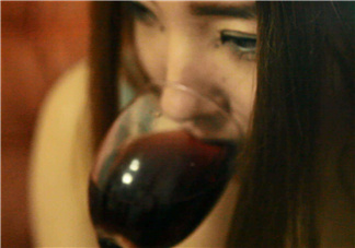 喝酒會(huì)引起尿路感染嗎？喝酒會(huì)引起尿道炎嗎？