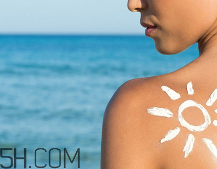 去海邊玩用什么防曬霜好？干性皮膚防曬霜推薦