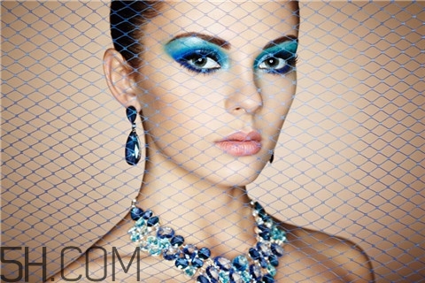 隆胸可以泡溫泉嗎？隆胸可以潛水嗎？