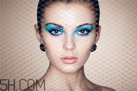 隆胸可以泡溫泉嗎？隆胸可以潛水嗎？