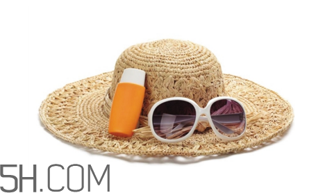 防曬霜開封后第二年還能用嗎？防曬霜使用注意事項