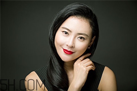 隆胸是用什么材料？隆胸是從哪里切口？