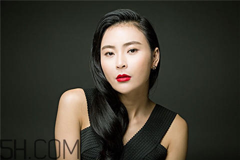 隆胸是用什么材料？隆胸是從哪里切口？