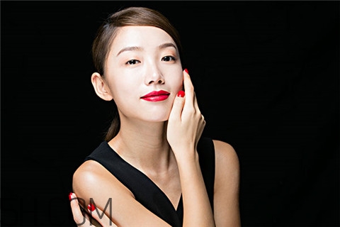 隆胸是用什么材料？隆胸是從哪里切口？