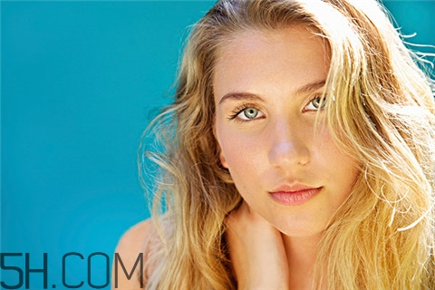 隆胸會下垂嗎？隆胸會留疤嗎？