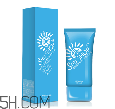 防曬霜是涂的越厚越好嗎？擦防曬霜之前要擦什么？